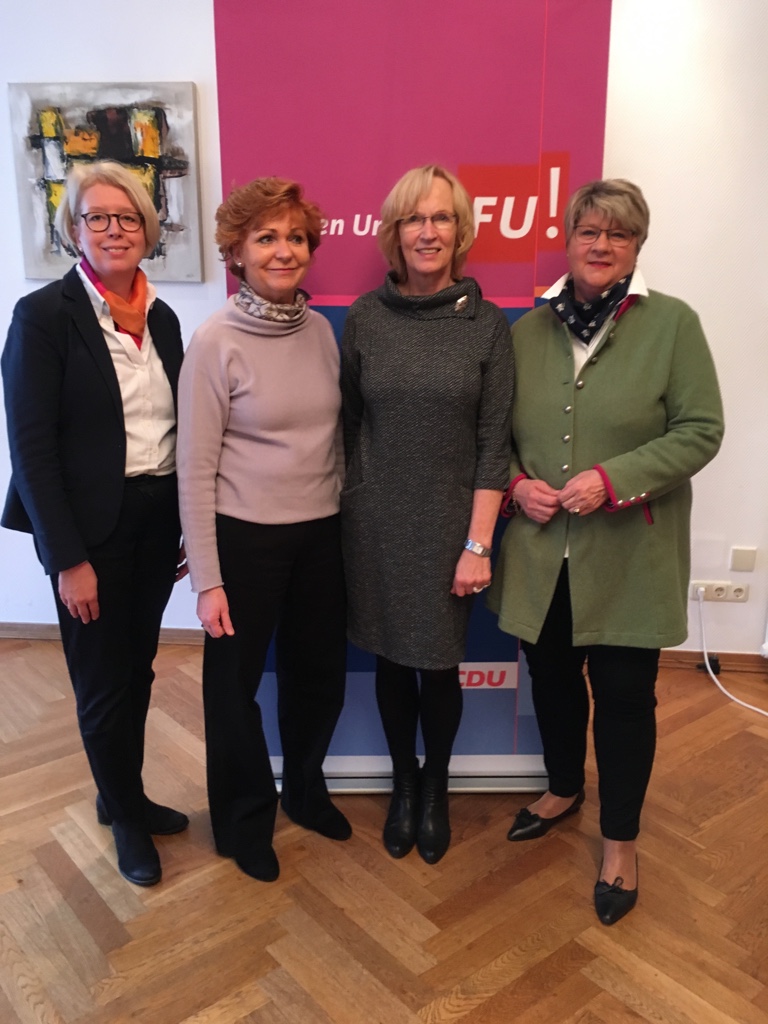 Von links nach rechts: Sabine Jung, Frau Ministerin Havliza, Renate Rodewald und Gudrun Pieper, MdL